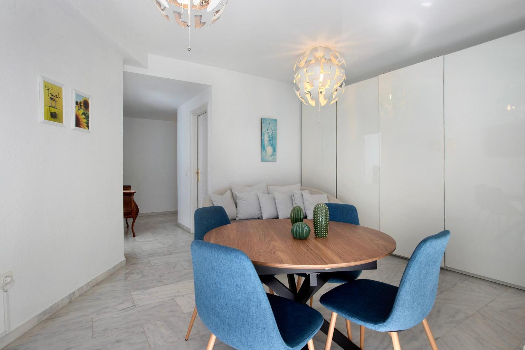 Plata Plaza Apartment *